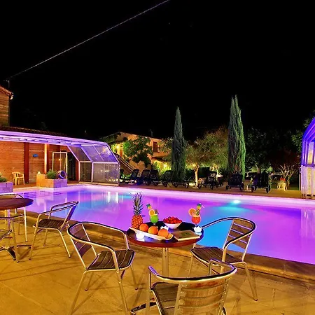 De La Petite Reine Hotel 3*